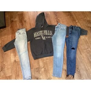 Assorted skinny jeans Nashville sweatshirt bundle‎ Small 2 4 P